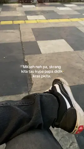 Skrg papa pe robot rakitan so mngada dunia pe kras. #tiktokmanado #katakatamanado #manadosadap #manadopunya #toxxjooo 