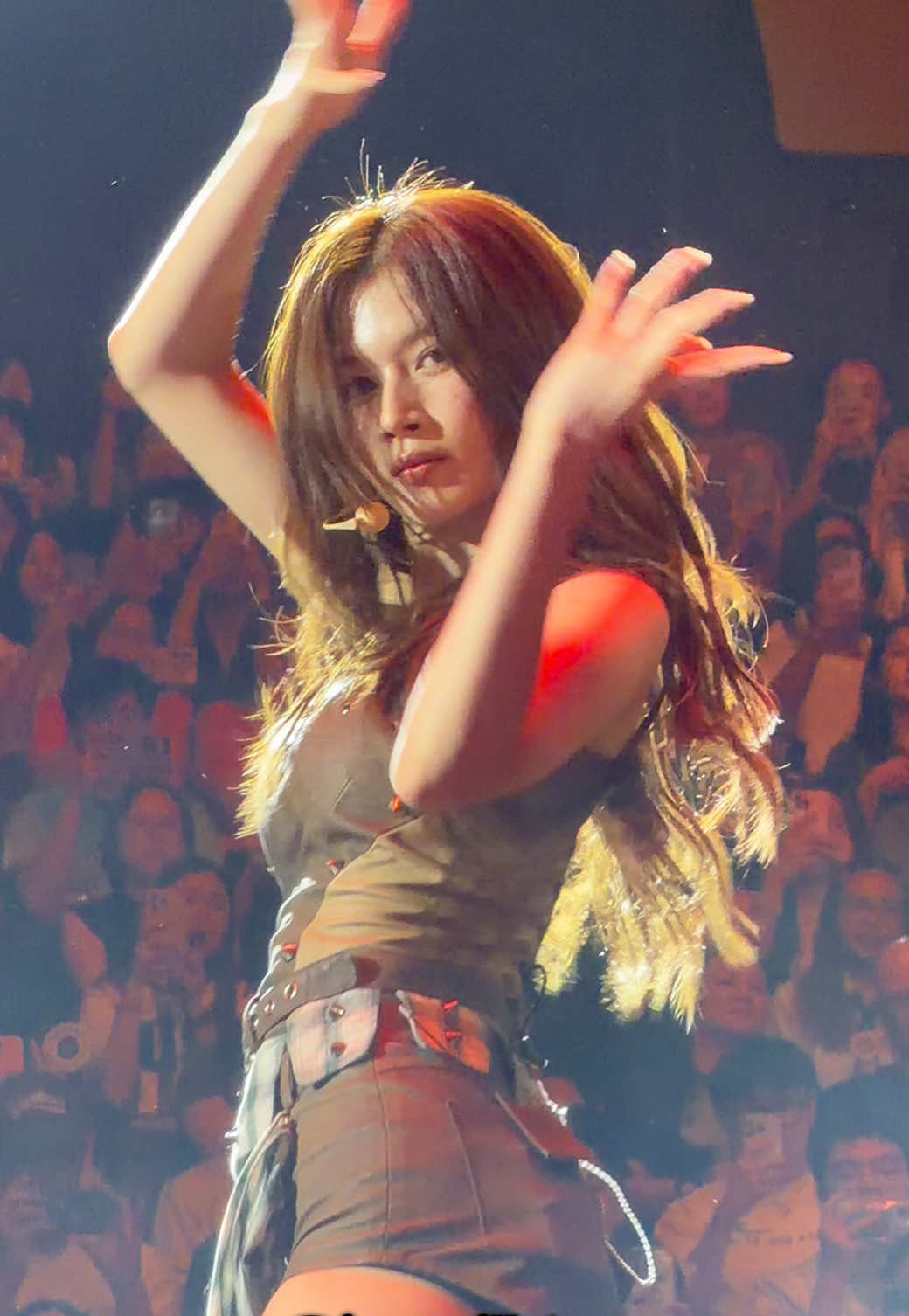 Sana’s Right Hand Girl Aura #sana #사나 #twice #트와이스 #twiceinsg 