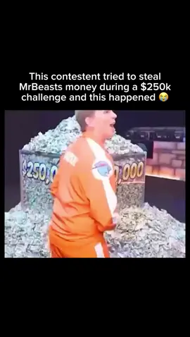 The contestant tried to grab some money during the “King of Meat” challenge and this is how MrBeast reacted 😭 #kingofmeat #mrbeast #mrbeastchallenge 