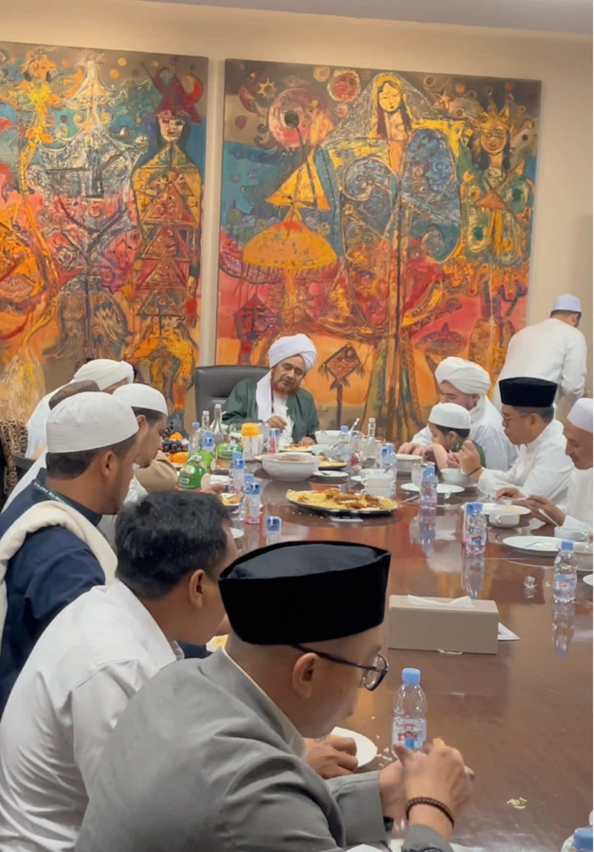 Habib Umar bin Hafidz & Habib Jindan bin Novel tiba di Indonesia #habibumarbinhafidz #habibjindanbinnovel 