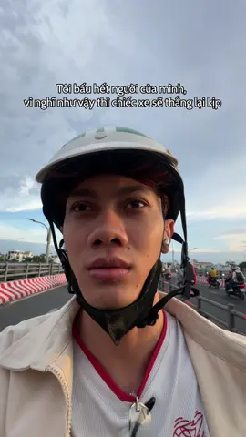 tôi ngồi sau xe ai đó kiểu: #tiktokgiaitri  