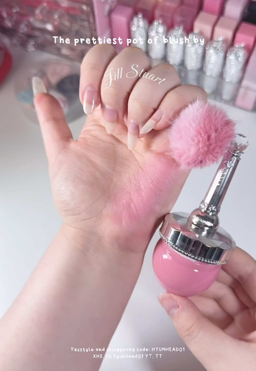 Jill Stuart is so elegant and has the prettiest blush!!! #wonyoungism #blush #jillstuart #pink #cute #makeup #jbeauty #elegant 