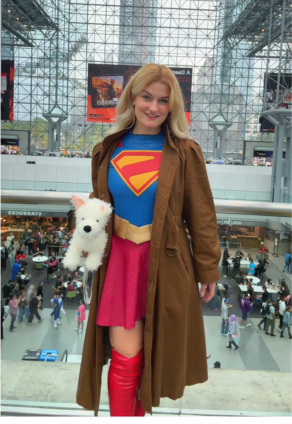 I am SO happy with this cosplay I could burst #nycc #supergirl #superman #newyorkcomiccon #supergirlcosplay  
