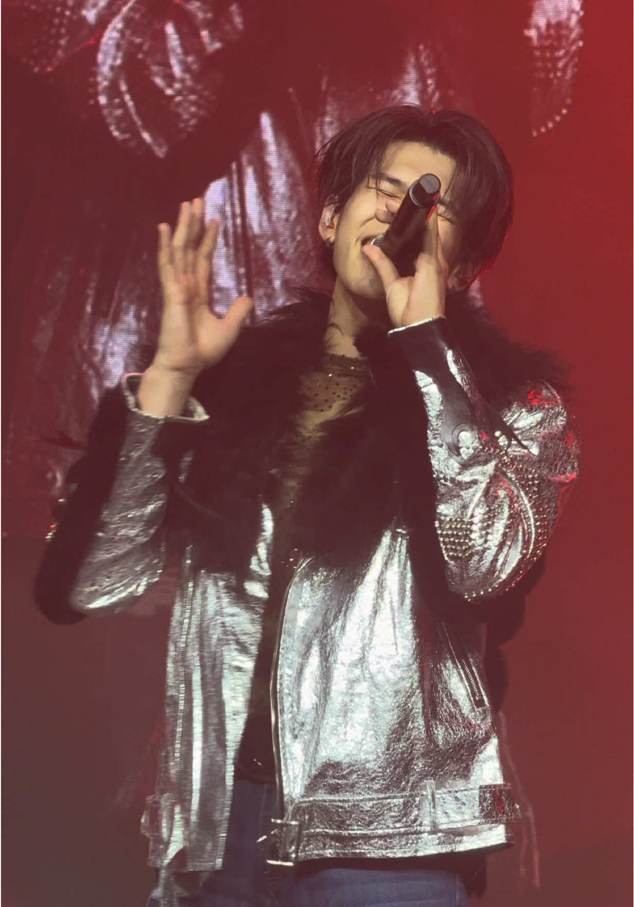 🐺 [THE ALPHA by LYKN] Perfomance in Manila! @LYKN #LYKNTOURxMANILA #LYKNUNLEASHEDWORLDTOUR #LYKNUnleashedConcertinManila 