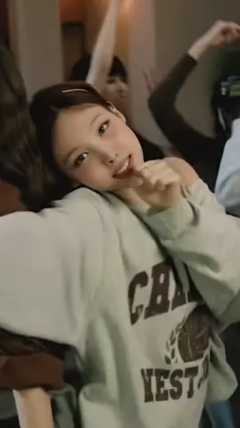 { #NAYEON } :: Fancam 4K | gente que fancam perfeitinha por favor não flopa | #sazycans #fypage #fancam4k #creatorsearchinsights 