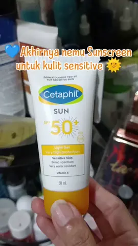 Kulit sensitif pun tetap butuh perlindungan dari sinar UV ☀️ Cetaphil SPF 50 punya formula hypoallergenic, non-comedogenic, dan tanpa pewangi — jadi aman banget dipakai setiap hari, bahkan buat kulit yang mudah iritasi 💧 #TeamKulitSehat mulai dari sunscreen yang tepat 💪 #CetaphilSunscreen #KulitSensitif #SunscreenHarian #SkinBarrierCare 