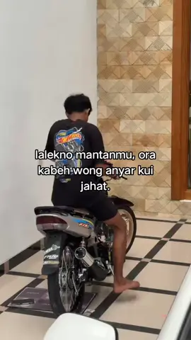 tapi nglalekne kui ra sepenak balik ke telapak tangan🙃😞 #fyp #pacitan24jam #twostroke #sad #fizr_2stroke 