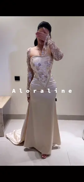 الفستان الي كسسر الدنيا والاكثر طلب والي اشوفها اكثر المصممات قلدوهااا وتجننن بالبس😍😍😍👌👑#براند💎 #مصممات_الكويت #فستان_زفاف #فخمه🔥❤️ #فستان_الهبه 