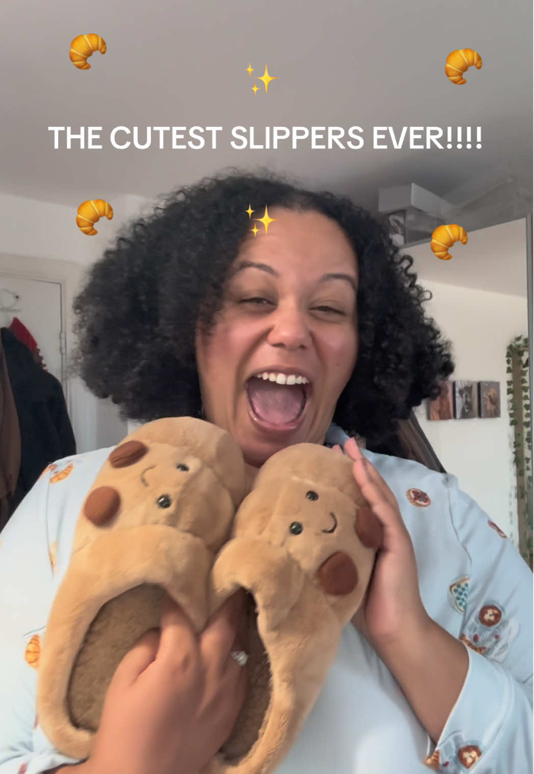 The cutest croissant slippers ever!! I’m obsessed!! Linked below on tiktok shop 🥐 ✨  #CroissantSlippers #CozyVibes #CuteFinds #Jellycat  #TikTokMadeMeBuyIt