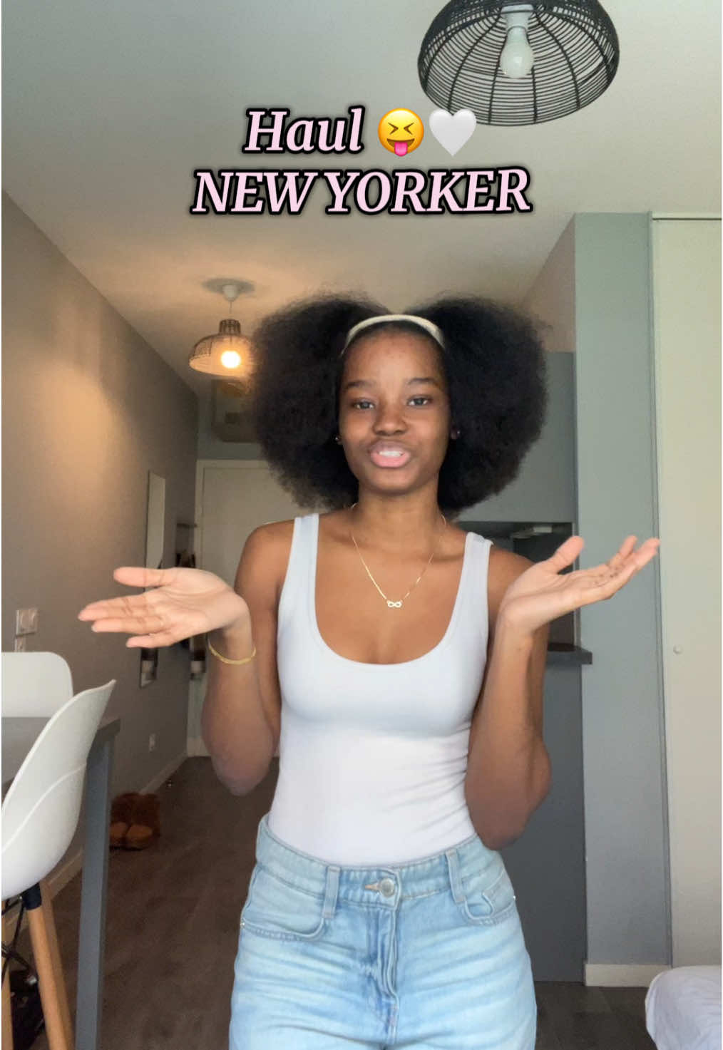 Coucou tout le monde 🩷💋 Aujourd’hui j’ai decidé de vous partager une vidéo différente des autres un haul j’espère ne pas en faire trop et merci à ceux qui m’ont incité à le partager LOVE YOU 😘 #fypシ゚ #haul 