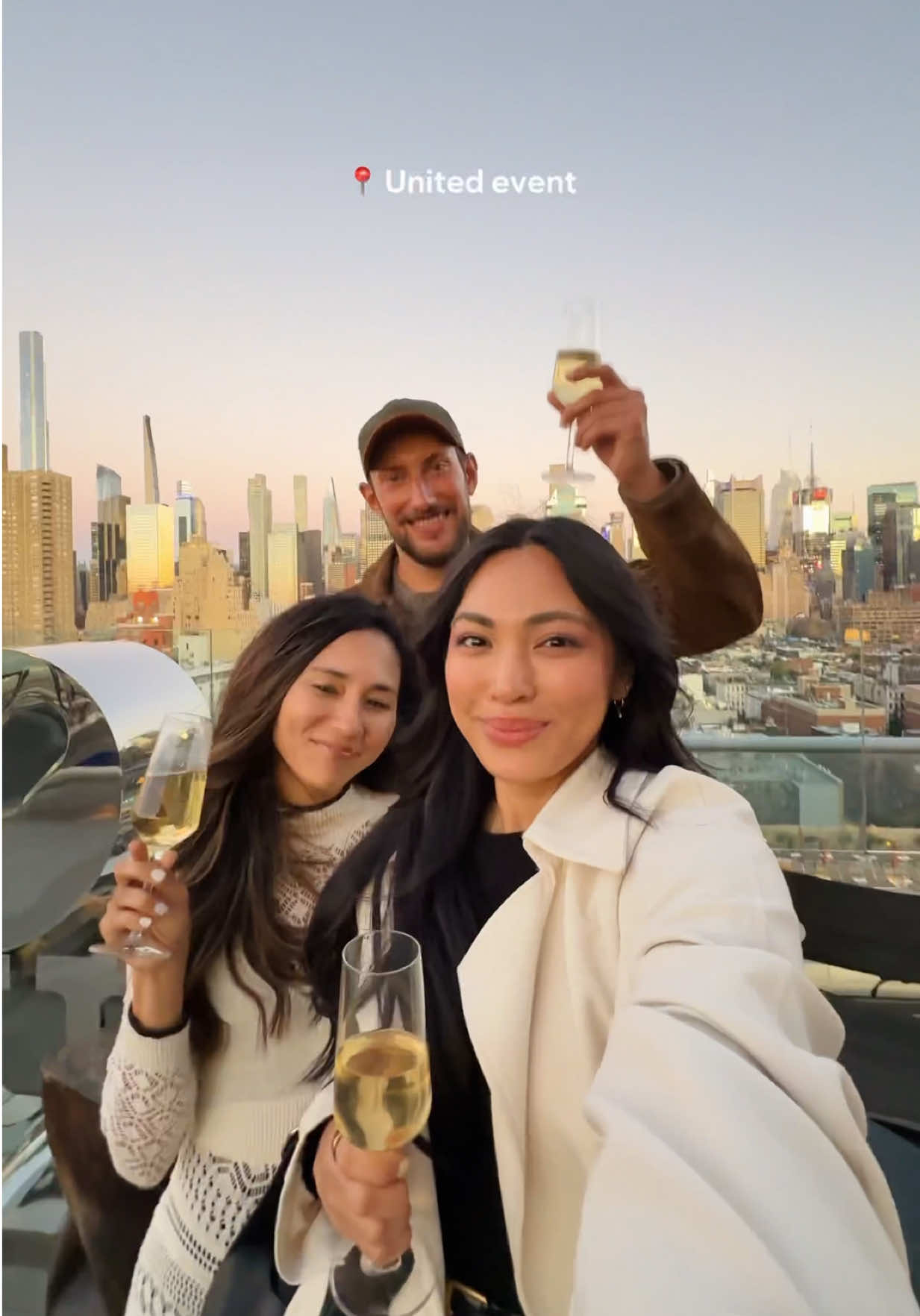 24 hrs in New York City! 🗽🌇🍎 Went to NYC to celebrate the announcement of @United Airlines' new routes for summer 2026! If you guys haven't seen it yet, I shared all the deets in my stories. So many exciting new routes! ✈️ @bucketlistbums and I came in with an ambitious itinerary to make the most of our time in the city but let's just say we were only able to do half of it 🤣 1 - @FlySFO  2 - the cutest cafe/book shop - Drama Book Shop at W 39th St 3 - spotted some Halloween touches around East Village 4 - on our way to meet up with friends 5 - lunch meet up with @Christine and @Shaunie Begley at Dante 6 - tagged along w/ Christine for the @Nudestix pop-up at @FelliniCoffee  7 - checked out the Halloween decor at @lilliesvictorian and dropped off Shelbi 😆 8 - United event at @Hudson VU w/ the United fam 9 - best seat/bed ✈️ #nyc #newyorkcity #traveltransition #newyorktravel #newyorktravel 