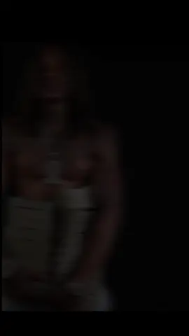 #CapCut #8hchicago🥷  Hãy làm cho bức ảnh này trông như được chụp bằng máy ảnh Polaroid. Giữ nguyên trang phục hiện tại. Hình ảnh phải chân thực, tự nhiên và tự nhiên như một bức ảnh chụp nhanh. Thêm hiệu ứng nhòe chuyển động nhẹ và đèn flash trong bối cảnh tối, với ánh sáng dịu nhẹ, khuếch tán. Đừng làm biến dạng khuôn mặt. Thay thế phông nền bằng một sân khấu. Hai người đàn ông tạo dáng với hai ngón tay hoặc dấu hiệu rapper, và họ phải trông giống như những rapper thực thụ. Thêm khung ảnh Polaroid với tỷ lệ khung hình 4:3.