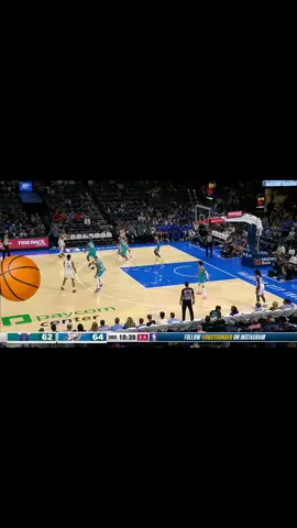 NBA هل شاهدت مثل هذه الطريقة بالتسجيل سلة غريبة 😵‍💫😵‍💫🥴🔥🔥 غير معقول  #NBA #كرة_السلة_الامريكية 
