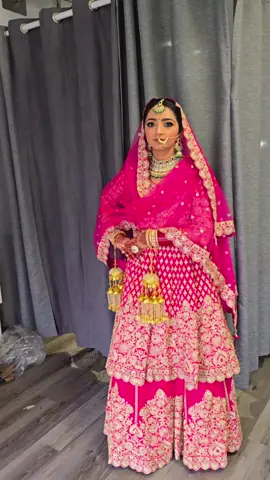 #Aster #bridalyegmakeupartist #Edmonton #makeup #BEbeautysalonspa 