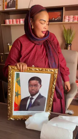 Comme Dans chaque administration 🧑‍💼 cette photo de notre Président symbolise beaucoups de Choses ❤️