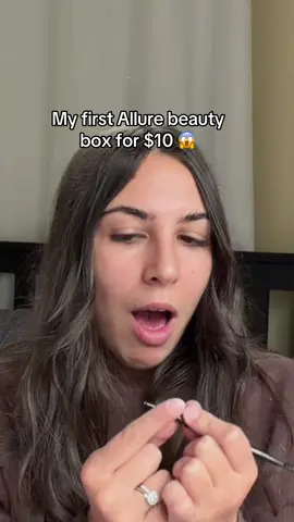 Omg can’t believe how many good things I got with only $10 😳 #allure #allurebeautybox #anastasiabeverlyhills 