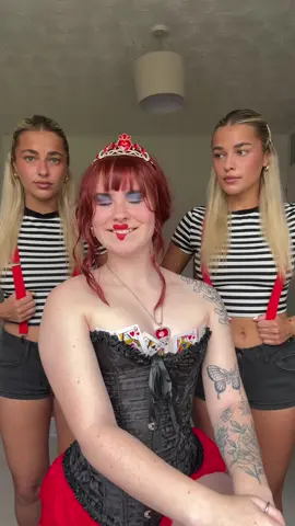 if holly doesn’t get a grammy for this performance we’ll be disappointed! #halloween #halloweencostume #aliceinwonderland #queenofhearts #twins 