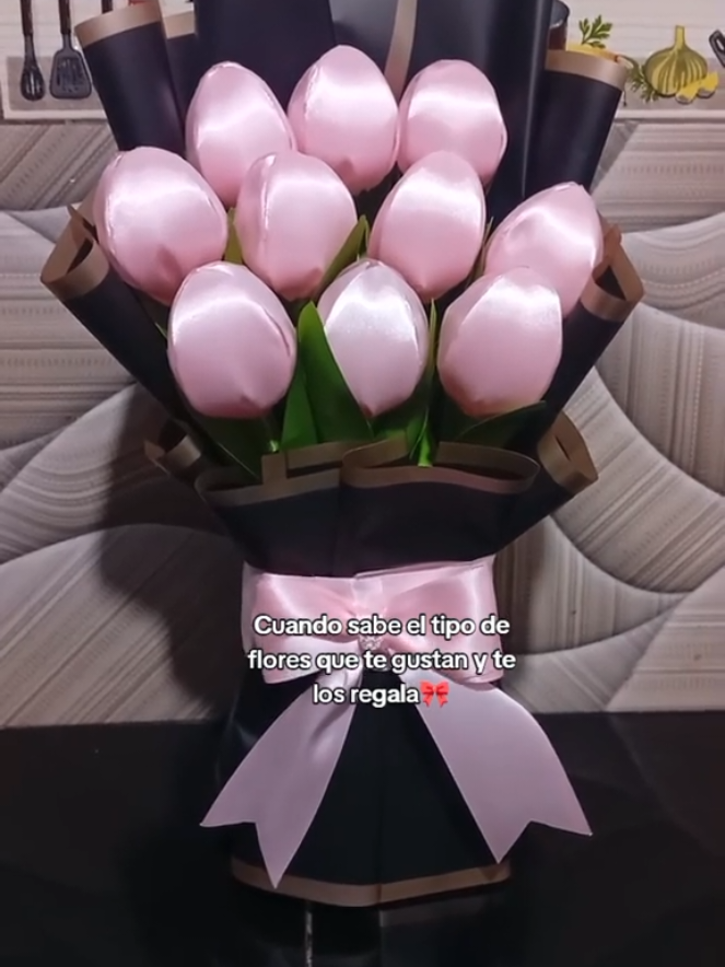 Ramo de 10 tulipanes en color rosado, pedido entregado!! 💐 Pedidos al 930659652 📲 #tulipaneseternos #ramoseternos #limaperu🇵🇪 #fyp #paratiiiiiiiiiiiiiiiiiiiiiiiiiiiiiii 