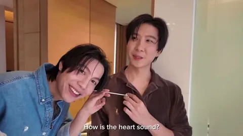 They’re falling in love and we’re all falling in love🥹🤍 #firstkhaotung #เฟิร์สข้าวตัง #firstkanaphan #khaotungg #foryou 