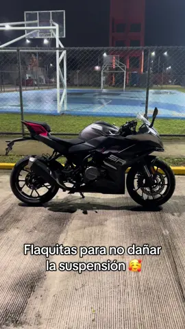 Hay que cuidar la suspe ☺️ #fypシ゚ #fyp #cfmoto #cfmoto300sr #viraltiktok 