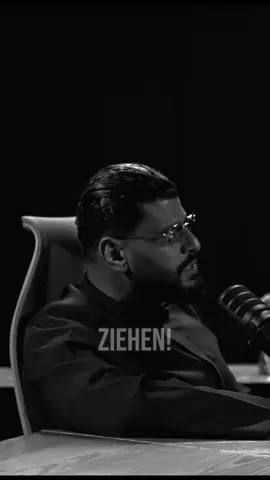 Deutschland ist ein Land für VERSAGER! 🇩🇪❌ Wer arbeitet, wird bestraft. Wer nichts tut, wird belohnt. 🤡 Das ist nicht mehr das Deutschland, was ich kenne und für das unsere Eltern gearbeitet haben. Deine Meinung? 🤫 #Deutschland #realtalk 