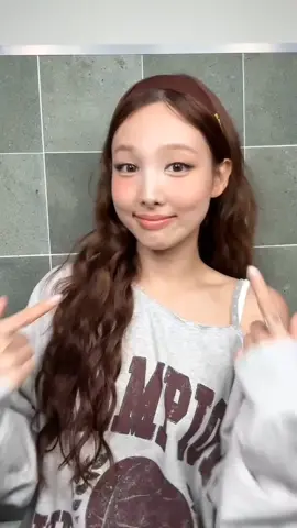 Ⳋᩚ୧ ࣪ ׅ- Nayeon fancam :: FICOU TAO BONITINHAA, se pegar comente pg ! :: Tgs :: #nayeon #fancams #NAYEON #fancam 