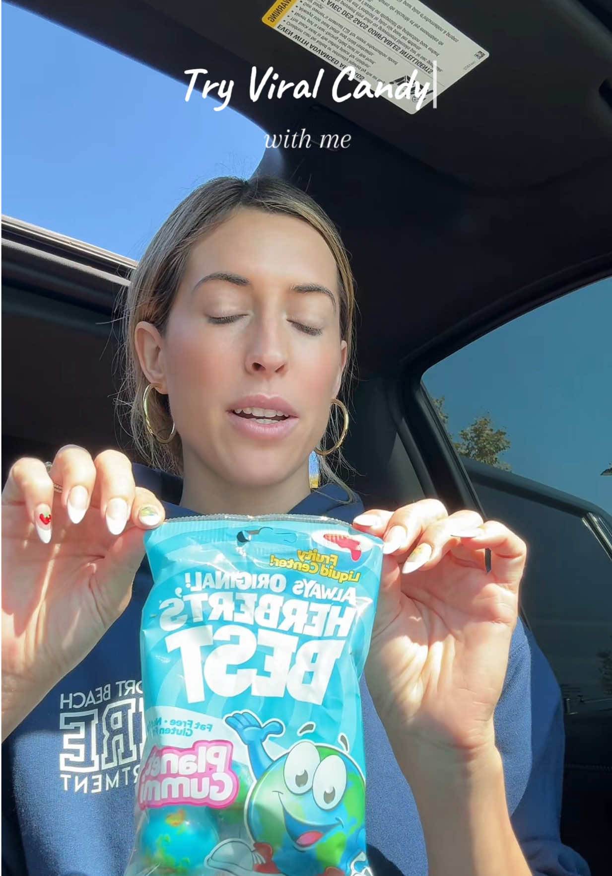 Viral Globe Gummy is 10/10. Go try one of these little tricksters 🌎🍬✨😂