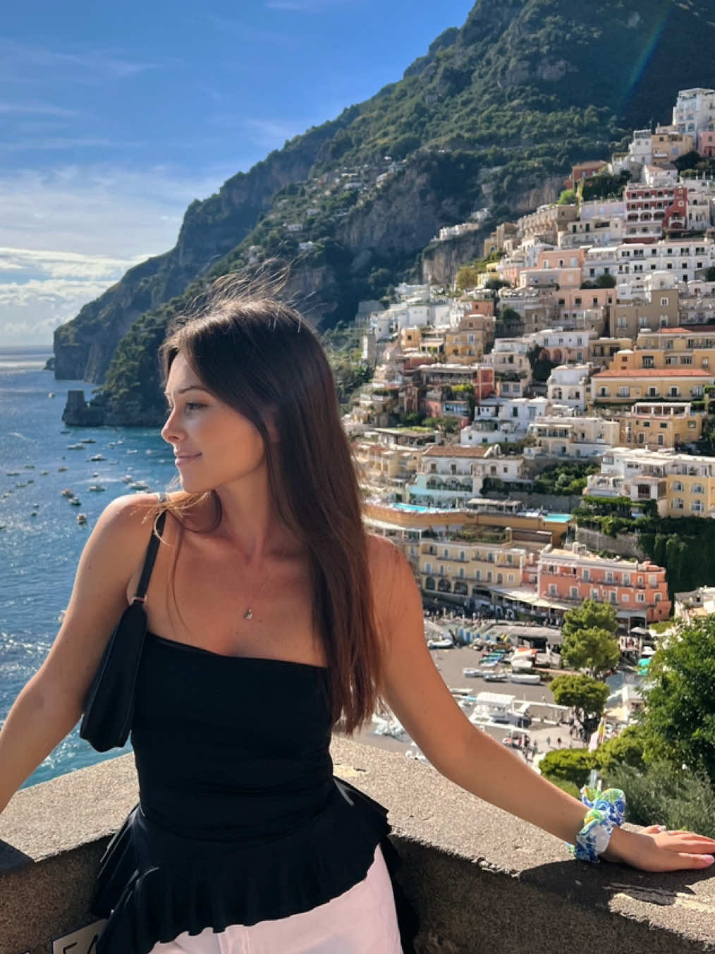 Dream Honeymoon 🍯🌙  From picturesque Positano, to the castles of Ravello, to the island of Capri & the city of Sorrento - the Amalfi Coast was so beautiful! I miss it already  #positano #amalfi #ravello #capri #lemonsorbet 