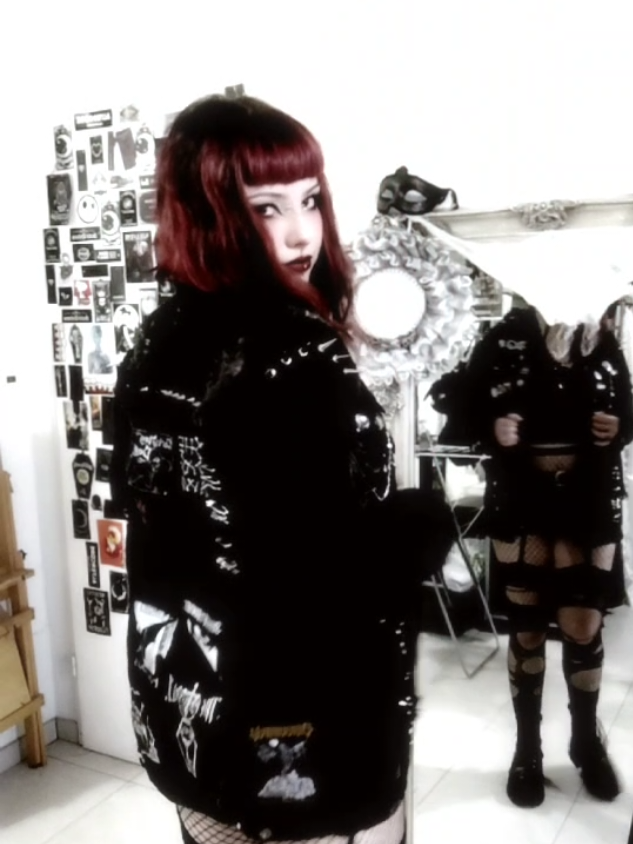 concert fit check #gothicfashion #patchjacket #battlejacket #gothtok #concertoutfit 