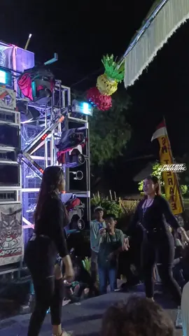 asek asek 😁😁 #fyp #viral #dancer_ceksound_artaproduction_karnaval_balungkidul #putratunggalofficial #pemburustikerhoregjember @NANA FORTUNA💦 @Shella Monica🌹 