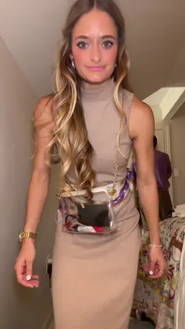 light dying in the middle of it is so on theme for today but GEAUX TIGERS!!! #foryou #fyp #lsu #lsufootball #gamedayoutfit 