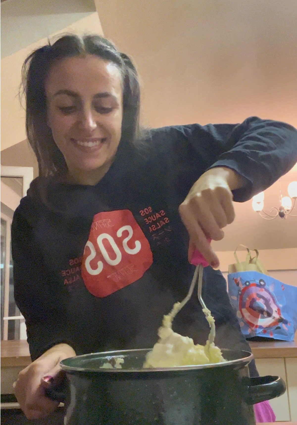 Dovada ca citesc comentariile 🤭🤣Chifteluțe în sos cu piure de cartofi și salată.  #cooking 