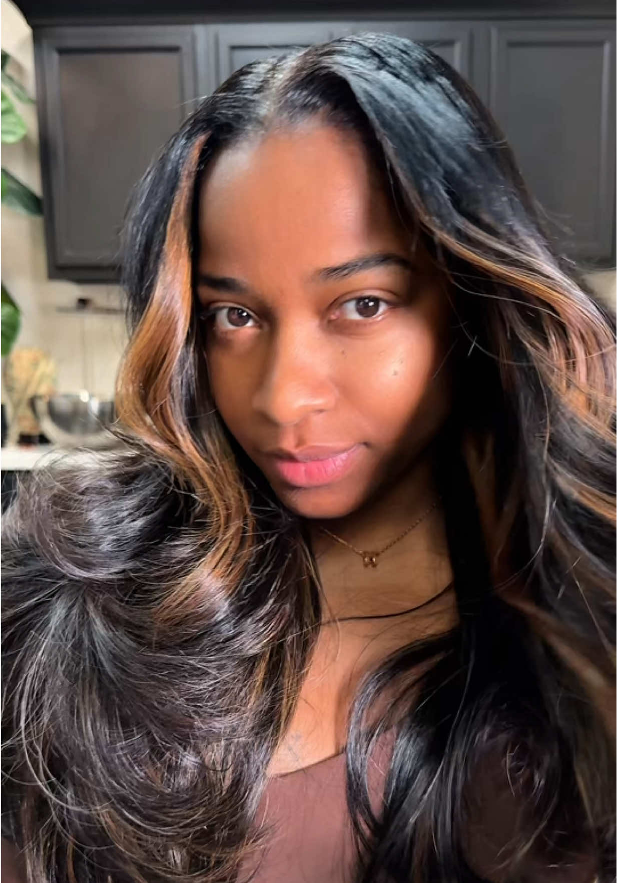 My girl Toya let me add a lil warm color to her hair 🍯✨ Y’ALL 😭 she a die-hard jet black woman 🖤 & a proud sidepartaholic 😂😂 But let’s be for real… this color ATE 😍🔥 The hair from @Flourish Hair Extensions is literally TEAAA ☕️💕 — some of the Cambodian bundles came already pre-colored 😍🎨 and that’s a stylist’s fave part every time 😂😂 Likeeee have y’all started trying fall colors yet? 🍂👀 If not, this your sign baby 😘💅🏽✨ #atlhairstylist #fyp #Vlog 
