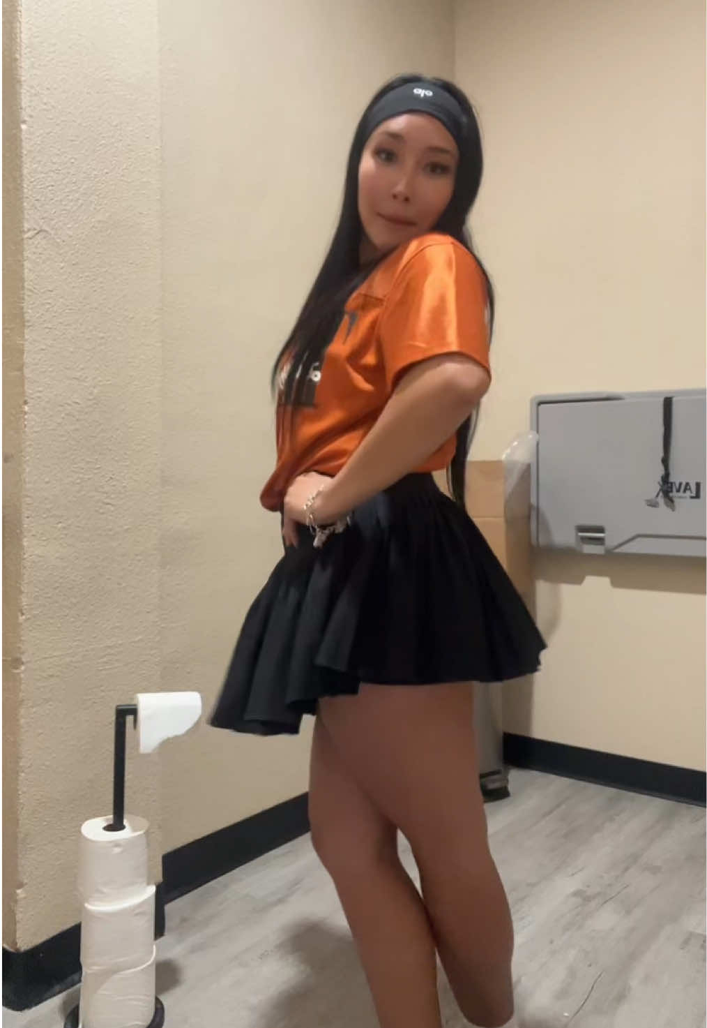 restroom tok 🙂 #fypシ゚viral #texaslonghorns #foryoupage 