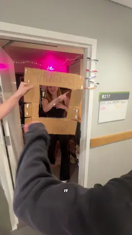 FUNNIEST TINDER IRL | #sdsu #dorm #viral #tinder 