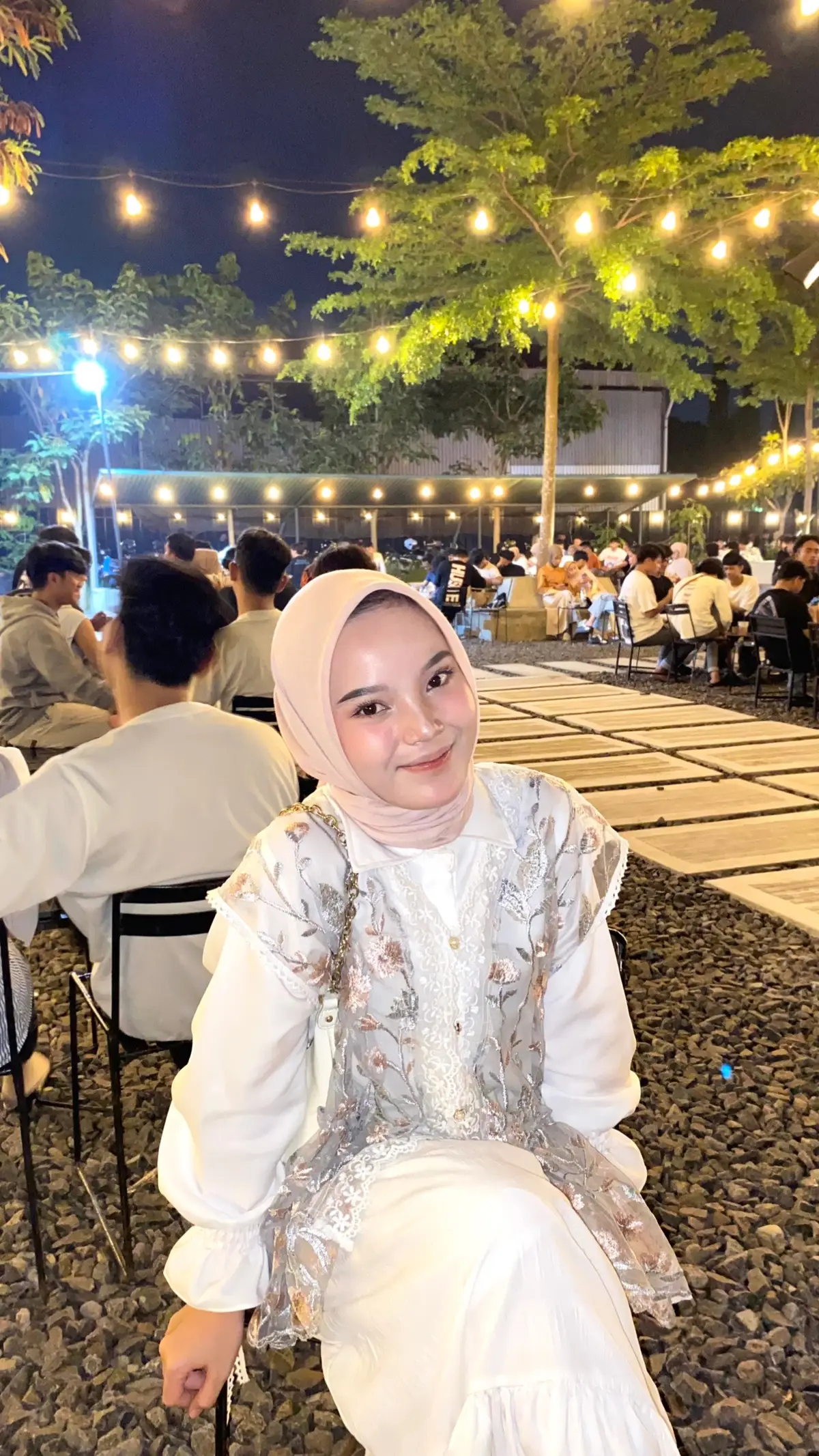 sayanggg🤍💖#cafemanismata #cafeestetik #fypage 