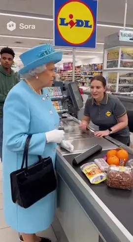 #queen #rip #lidl #royal #genervt @Lidl in Deutschland 