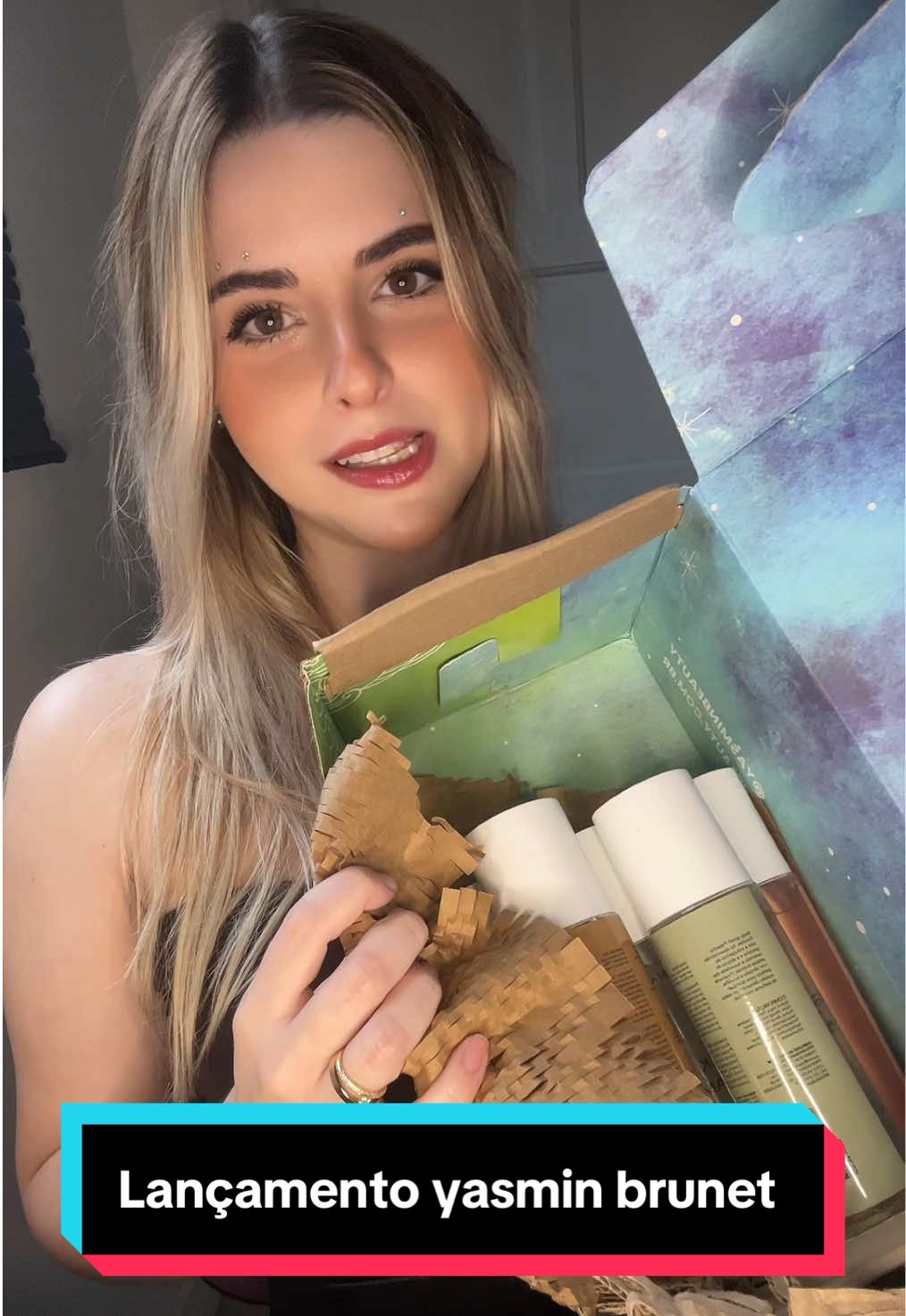 Lançamento de body splash da minha diva querida @Yasmin Brunet. Esse é um vídeo de primeiras impressões pra gente descobrir juntinhas tudo. Vem vem!!!! 🤭 #perfumetiktok #foryou #yasminbrunet #viraltiktok 