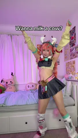 Varesa seems enthusiastic #genshin #cosplay 