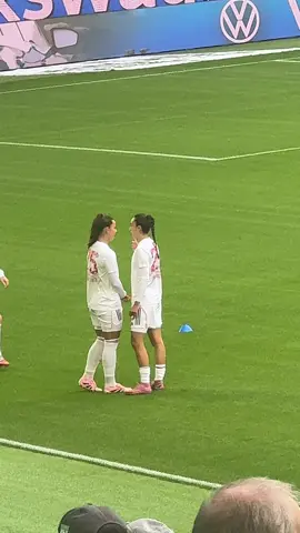 Obi and Natalia😍🥹#lenaoberdorf #nataliapadilla #fcbayern #bayernfrauen #woso @nataluski🥶 