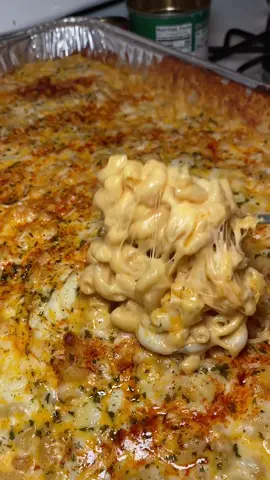 Mac & cheese * boil pasta in chicken broth * - Elbow pasta - 3 cans evaporated milk - Sharp cheddar 16oz - Mozzarella 16oz - 24 oz Colby jack cheese  - 24 oz medium cheddar  - 10oz Gouda  - Onion powder - Garlic powder - 3 tbsp butter - Black pepper  - Salt  - Lawrys seasoning  - Paprika  - Parsley flakes #macandcheese #macaroniandcheese #sidedish #FoodTok #recepiesoftheday 