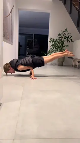 Calisthenics / Breakdance workout at home #calesthenics #calesthenicsworkout #breakdance 