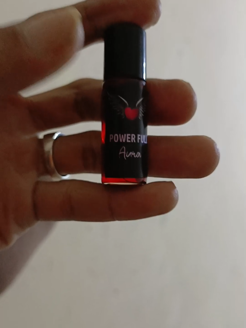 Membalas @zabrine98#parfum #parfumtiktok #parfumviral #parfumpemikat #minyakpemikat 