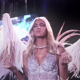 best vs show   - - #victoriassecret #foryou #halsey #edit #2018  Halsey preforming Without Me at the VSFS 2018 