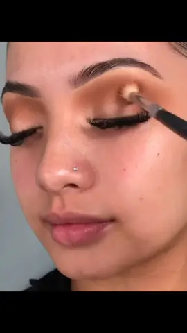 #creatorsearchinsights #makeuptutorial #softlookeyemekup #eyesmakeup #suggestedvideo_for_you ,,, 