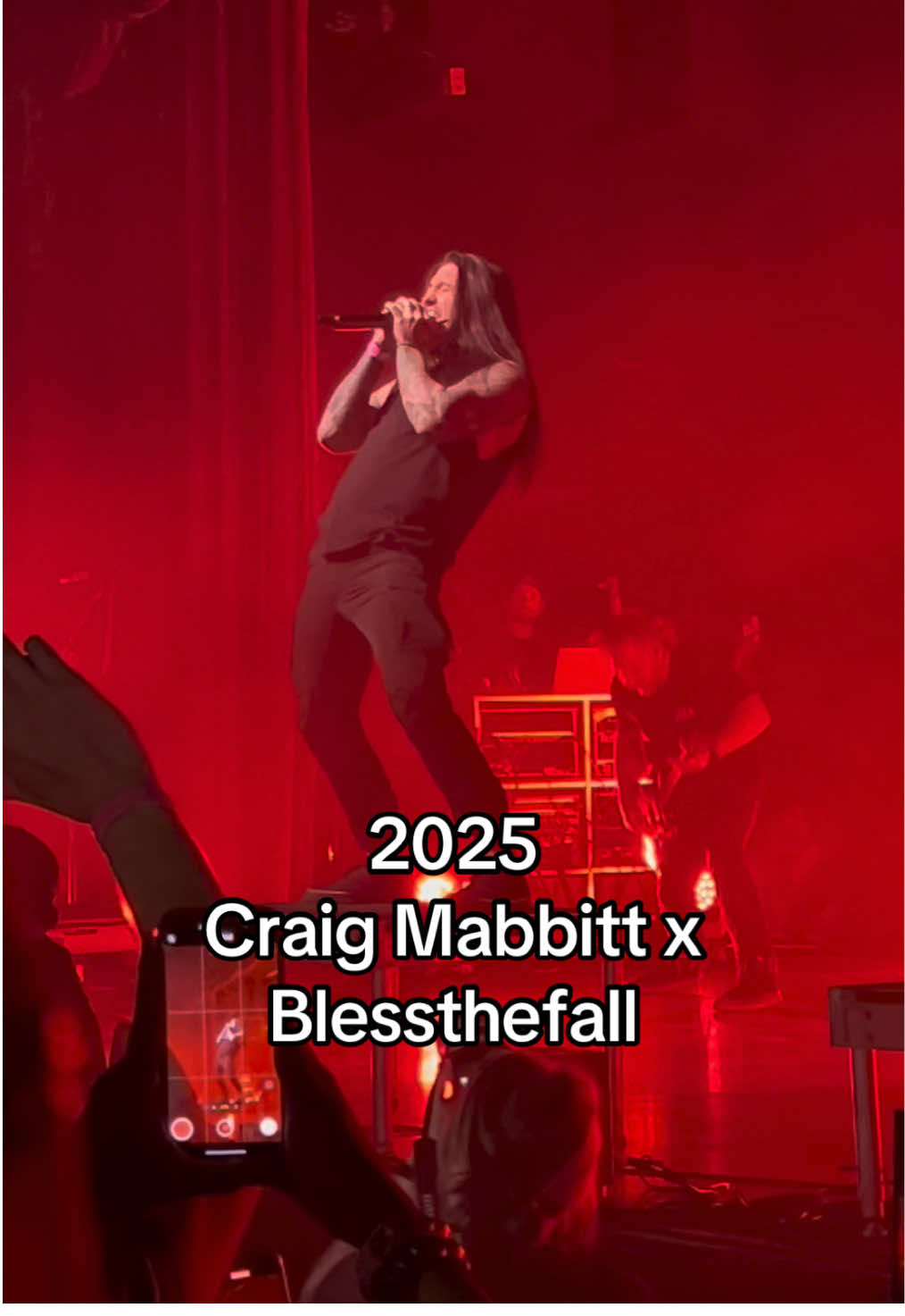 The reunion my 15 year old self never thought I’d see 🥹🖤🖤 Blessthefall put on a damn good show  #blessthefall #elderemo #craigmabbitt #concerts #metalcore 