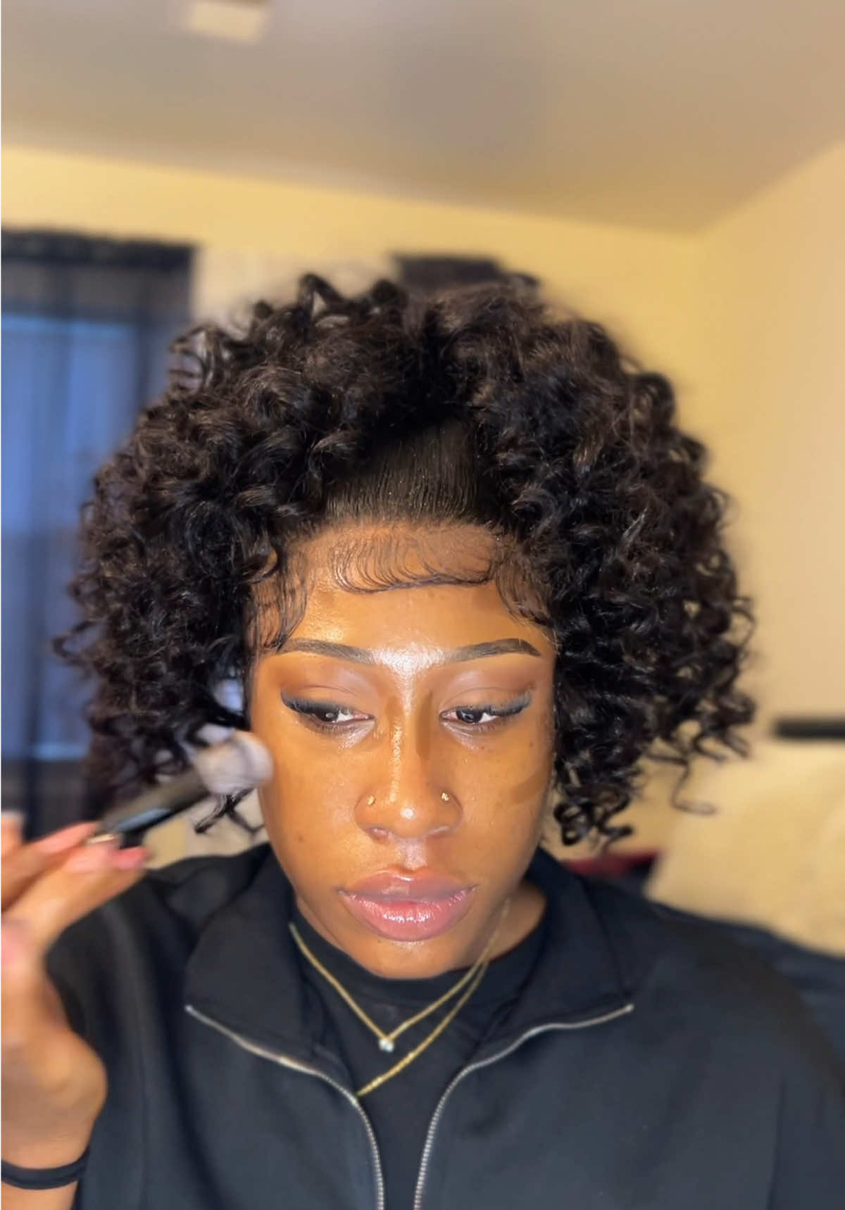 How long does your makeup last? 👀  - - - - #grwm #makeuptutorial #weddingmakeup #beauty 