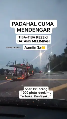 Semoga terwujud ���� . . . . Sejarah #fotografi � dimulai dengan penemuan dua prinsip penting: yang pertama adalah kamera obscura memproyeksikan gambar, yang kedua adalah penemuan bahwa beberapa zat terlihat berubah oleh paparan cahaya. Tidak ada artefak atau deskripsi yang menunjukkan upaya untuk menangkap gambar dengan bahan sensitif cahaya sebelum abad ke-18. Pemandangan dari jendela di Le Gras 1926 atau 1827, diyakini sebagai foto kamera paling awal yang masih ada. [1] Penambahan reoriented asli (kiri) dan berwarna (kanan). Sekitar 1717, Johann Henry Schulze menggunakan bubur sensitif cahaya untuk menangkap gambar huruf cut-out pada botol. Namun, ia tidak mengejar membuat hasil ini permanen. Sekitar tahun 1800, Thomas Wedgwood membuat yang pertama didokumenkan secara andal, meskipun upaya gagal dalam menangkap gambar kamera dalam bentuk permanen. Eksperimennya memang menghasilkan fotogram terperinci, tetapi Wedgwood dan pasangannya Humphry Davy tidak menemukan cara untuk memperbaiki gambar-gambar ini. Pada tahun 1826, Nicéphore Niépce pertama kali berhasil memperbaiki gambar yang ditangkap dengan kamera, tetapi setidaknya diperlukan pencahayaan di kamera selama delapan jam atau bahkan beberapa hari dan hasil paling awal sangat kasar. Rekan Niépce Louis Daguerre melanjutkan untuk mengembangkan proses daguerretipe, yang pertama diumumkan secara publik dan proses fotografi yang layak secara komersial. daguerretipe hanya membutuhkan beberapa menit pencahayaan di kamera, dan menghasilkan hasil yang jelas dan terperinci. Pada tanggal 2 Agustus 1839 Daguerre mendemonstrasikan rincian proses ke Kamar Teman di Paris. Pada tanggal 19 Agustus rincian teknis dipublikasikan dalam pertemuan Akademi Ilmu Pengetahuan dan Akademi Seni Rupa di Istana Lembaga. (Untuk memberikan hak penemuan kepada publik, Daguerre dan Niépce diberikan anuitas yang murah hati seumur hidup. ) [3][4 [5] Ketika proses daguerretipe berbasis logam ditunjukkan secara resmi kepada publik, pendekatan pesaing caltipe negatif berbasis kertas dan proce cetak garam #IslamicQuotes #IslamicWisdom #QuranicVerses #HadithOfTheDay