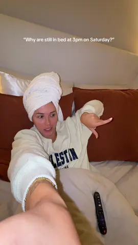 Resting so I can be ready to serve you at @Saddlebags Savannah tonight!! LETS GO 💃🏽✨ #bartender #saddlebagssavannah #saturday #weekend #savannahga 