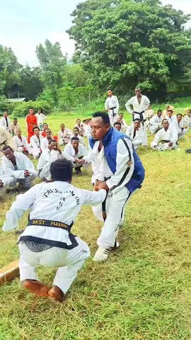 amazing self-defence!!!@zamano_Qureeshi⚖️ @sabomabera @Muaz Mohamed @🎧Nasralaah🎧 @🍂𝖋𝖎𝖗𝖆𝖆🎧 𝖘𝖒𝖆𝖗𝖙.. ⚖️ @saabit/ثابت عمر @Destu 👸 #ethiopian_tik_tok #oromotiktok #viral #fyp #GADISA_BADRU  @ANE TUBE @jaallu_baddessa @Galaan Abdulqaadir 